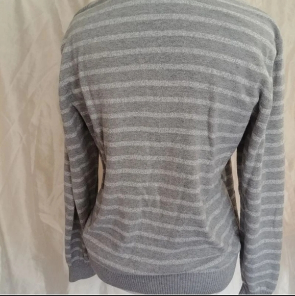 Old Navy sweater - Picture 3 of 3